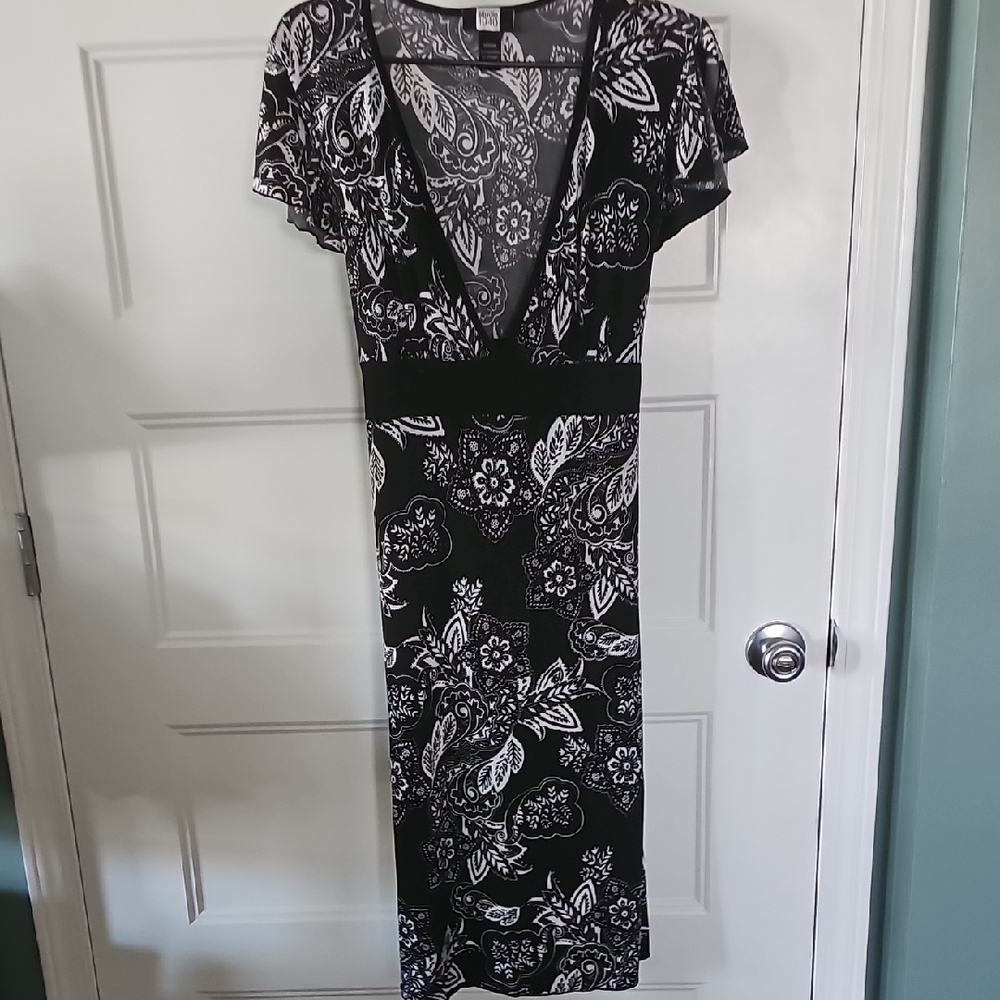 Studio 1940 Black and White Sheath Dress with Flutter Sleeves